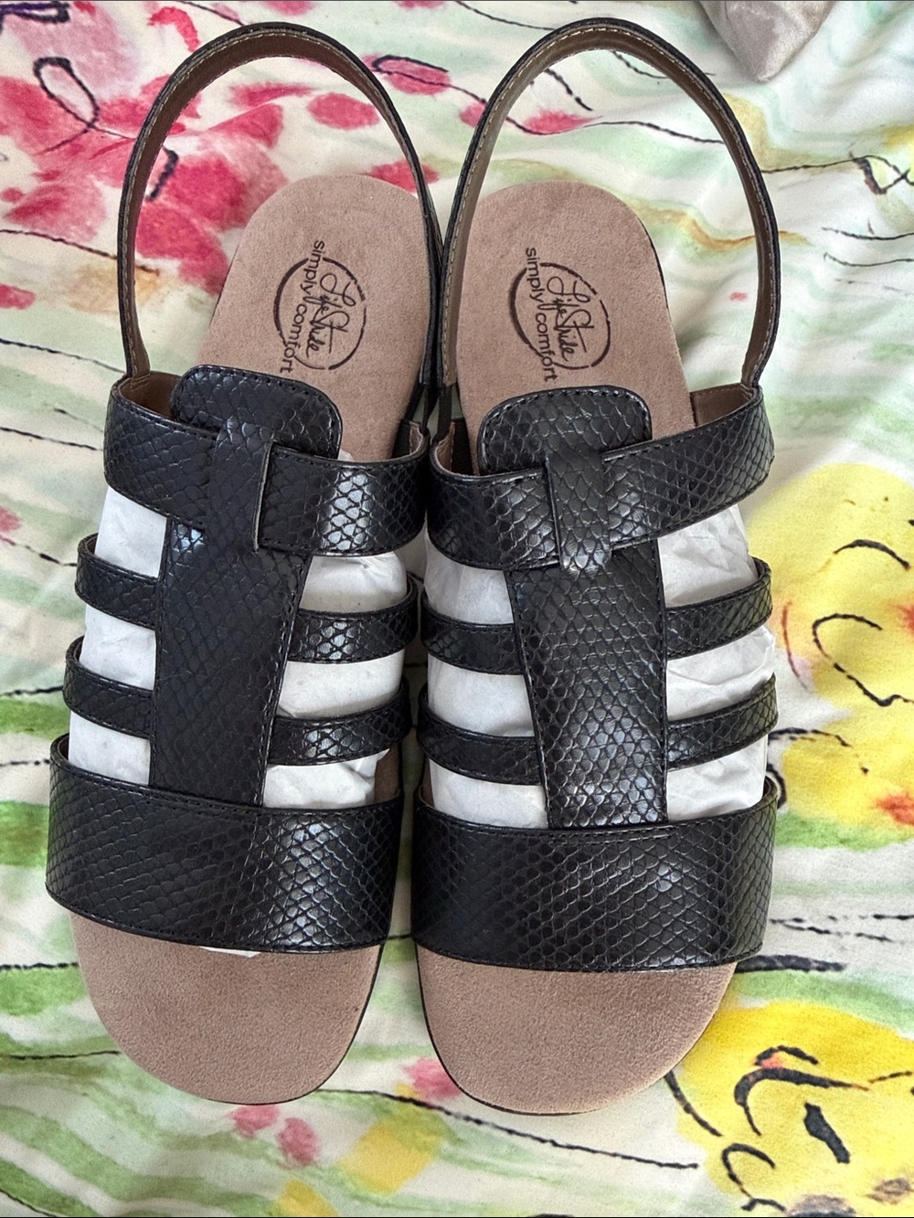 NWT Life Stride Black Strappy Women’s Sandals - Comfortable Everyday Footwear 11